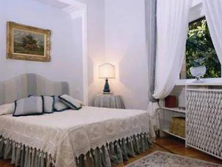 Oda ve Kahvaltı Oriani 4*