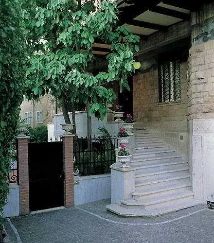 Oriani Oda ve Kahvaltı 4*