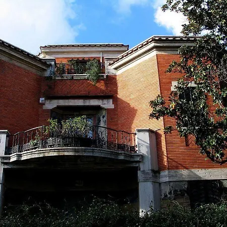 スイート オリアーニ 4*